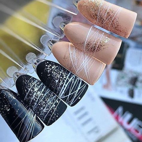 Ultra sticky and stringy on purpose!  This gel is made for making string webs of lines. Spider Gel, Unghie Sfumate, Christmas Gel Nails, Grunge Nails, Nail Design Inspiration, Gel Designs, Beauty Natural, Gel Liner, Gel Nail Art