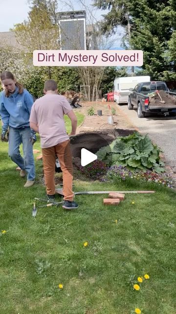 Kelly Welk on Instagram: "Have you been there? Standing looking at all the dirt options not sure which to choose for your garden? Here’s our super simplified way to decide which dirt mix we choose and why!

- filling new raised beds? Use a 3 way mix to fill the bed about 80% full. Then top it with a compost rich garden mix to plant all of your plants into.
- topping existing raised beds to help refresh for this season? Use a garden mix with compost
- want to refresh your perennial flower beds? We like to put a couple inch layer of a dark rich compost on the beds and around the existing plants. It does 2 main things … keeps the weeds at bay AND slowly releases nutrients into the soil as the spring rains come.

For our dahlia bed we added a thick layer of compost enriched garden mix. We’ll s Perennial Flower Beds, Rich Garden, Perennial Flower, Spring Rain, Gorgeous Gardens, Flowers Perennials, The Soil, Raised Beds, Flower Beds