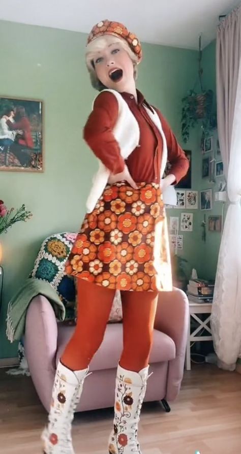 Outfit Ideas 70s, Orange Outfit Ideas, 60s Inspired Outfits, 60s Outfits, 70s Outfit, 70 Outfits, 60s And 70s Fashion, 70s Outfits, Orange Outfit