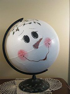 Bottle Snowmen Craft Ideas, Snowman Globe, Globe Snowman, Snow Crafts, Snowmen Crafts, Painted Globe, Snow People, Rustic Holiday Decor, Snowman Painting