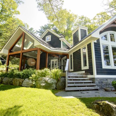 Blue Cottage Exterior, Muskoka Cottage, Lake Houses Exterior, Cottage Style House Plans, Traditional Cottage, Cottage Exterior, Blue Cottage, Luxury Cottage, Dream Cottage