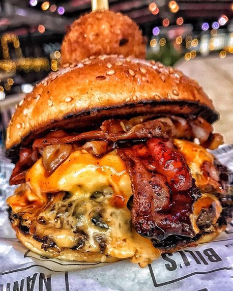 Shakes Ideas, General Chicken Recipe, Crazy Burger, Best Junk Food, Steak And Chips, Double Cheeseburger, Kentish Town, Bbq Bacon, Pasta Carbonara