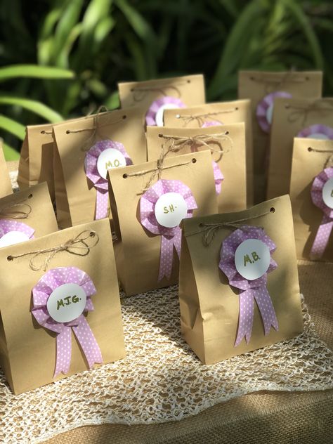 Horse birthday party favor bags horse Ribbons Award riñón favor bags Horse Riding Party, Horse Birthday Decorations, Pony Party Ideas Horse Theme, Horse Party Food, Horseback Riding Birthday Party, Horse Birthday Party Favors, Girl Horse Birthday Party, Horse Theme Birthday Party, Horse Party Decorations