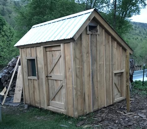 how to build and design a turkey coop Trellis For Beans, Turkey Coop, Homestead Projects, Chicken Coop Pallets, Raising Turkeys, Turkey Farm, Diy Turkey, Poultry House, Chicken Nesting Boxes