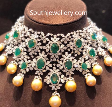 Diamond Necklace Designs, Bridal Fashion Jewelry, Indian Jewelry Sets, Gold Diamond Jewelry, Necklace Diamond, Indian Wedding Jewelry, Emerald Necklace, Jewelry Design Necklace, Emerald Jewelry