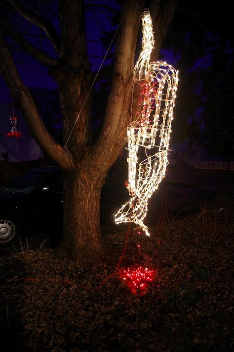 Christmas decoration (hanging deer!!!!) - HuntingNet.com Forums Funny Christmas Decorations, Pinterest Funny, Funny Deer, Christmas Sayings, Deer Season, Hunting Humor, Deer Christmas, Bow Hunting, Holiday Humor