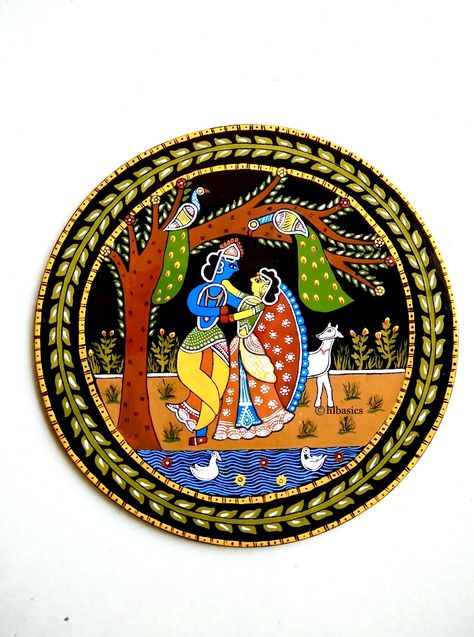 Radha krishna tikuli art Radha Krishna Mdf Design, Tikuli Art Painting, Pushpa Drawing, Coloured Doodles, Radha Krishna Madhubani Painting, Tikuli Art, Tray Drawing, Vinyl Painting, Mithila Art