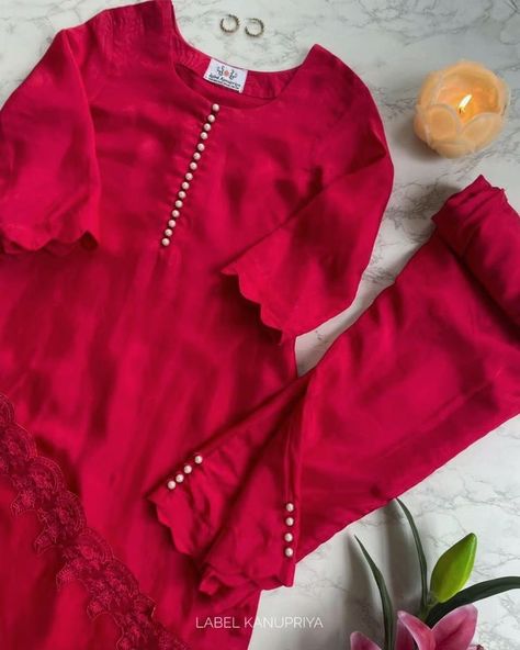 Kurta Pant Set Design, Red Kurta Designs Women, Red Kurti Design Style, Stylish Pants With Kurtis, Kurta Pants For Women Design, Aesthetic Clothes Drawing, Red Kurti Design, Dress Design Pakistani, Plain Dresses