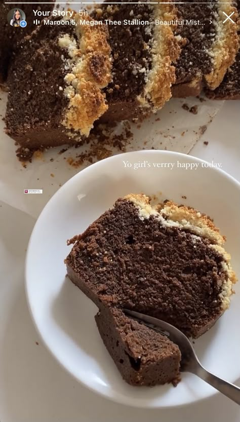 Homemade Cake Aesthetic, Food Captions, Cake Aesthetic, Homemade Cake, Food Is Fuel, Instagram Food, Pretty Food, Food Cravings, I Love Food