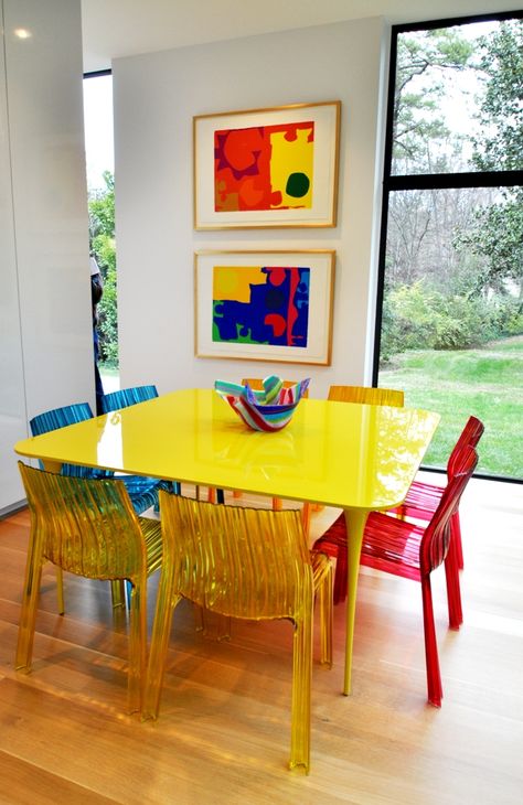 Philippe Stack table and Kartell Frilly chairs! Plastic Aesthetic, Aesthetic Interior, Aesthetic Room Ideas, Aesthetic Home Decor, Dining Room Colors, Room Ideas Aesthetic, Patricia Urquiola, Home Aesthetic, Aesthetic Home