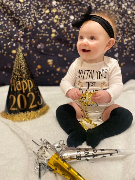 New Year’s Eve Baby Photo Shoot, New Year’s Eve Baby Photo, New Years Photo Ideas, New Years At Home, At Home Photo Ideas, Home Photo Ideas, New Years Photo, Happy New Year Baby, 5 Month Baby