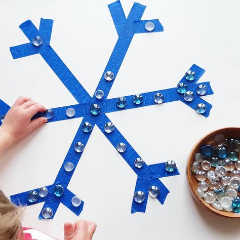 @baby.bear.went.to.play shared a photo on Instagram: “Loose Parts Snowflake ❄ . . I saw this idea over at @heuristicmommas and had to give it a try! . . The tape snowflake (using @bamtape…” • Feb 23, 2021 at 7:21pm UTC Loose Parts, Play To Learn, Baby Bear, Summer Activities, I Saw, To Play, A Photo, Preschool, Blue