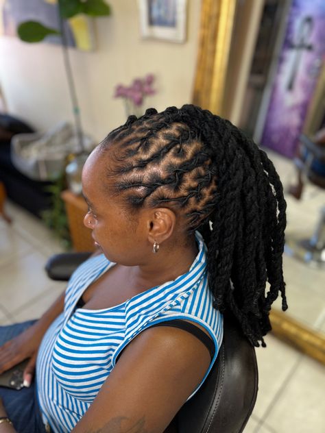 Mohawk With Locs, Mohawk Locs For Women, Flat Twist Mohawk, Low Tension Loc Styles, Loc Mohawk Styles, Mohawk Locs, Loc Mohawk, Twist Mohawk, Natty Dreads