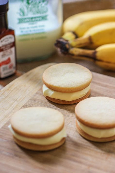 sandwich cookies-3752 Wafer Sandwich Cookies, Homemade Vanilla Wafers, Vanilla Wafer Recipe, Cookies Pudding, Pudding Vanilla, Banana Pudding Cookies, Cookie Sandwich, Cookie Sandwiches, Pudding Cookies