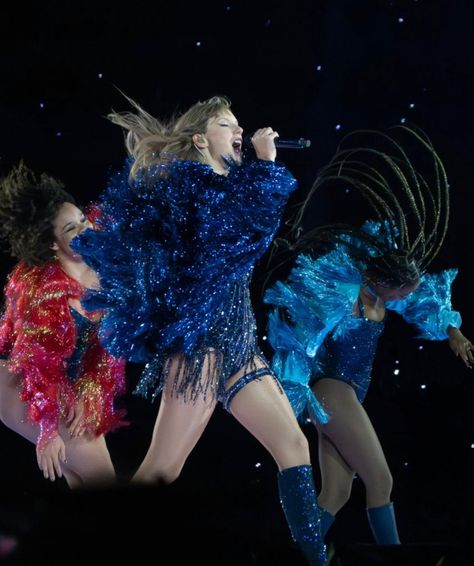 Taylor Swift Midnights Eras Tour, Karma Jacket, Midnights Outfit, Midnights Eras Tour, Eras Tour Midnights, Midnights Era, Taylor Swift Midnights, Swift Lyrics, Taylor Swift The Eras Tour