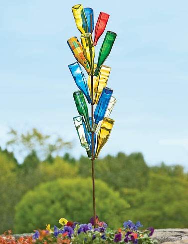 Frame Wine Bottle Trees, Bottle Trees, Empty Glass Bottles, Wildlife Garden, Hydrangea Care, Bottle Tree, Decorative Garden Stakes, Dekor Diy, Garden Care