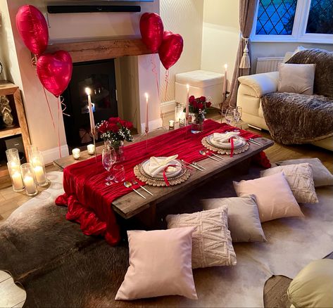 Romantic Dinner Set Up, Romantic Dinner Setting, Birthday Surprise For Husband, Romantic Room Surprise, Valentine Day Table Decorations, Romantic Dinner Decoration, Picnic Party Decorations, Romantic Date Night Ideas, Romantic Surprise