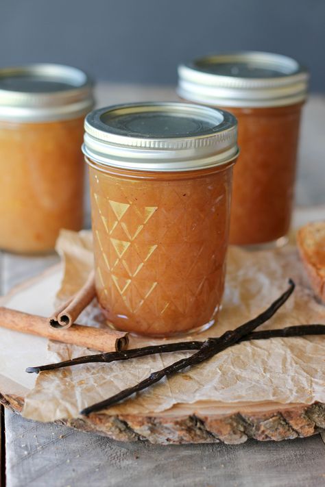 Vanilla Spiced Pear Butter - We used 11 lbs of Asian Pears (plus an additional 1/4 cp. water and 1/2 lemon) to yield 52 ounces worth of pear butter. It is delicious! Spiced Pear Butter, Pear Butter Recipe, Asian Pear Recipes, Asian Pears, Pear Butter, Asian Pear, Vanilla Recipes, Vanilla Spice, Spiced Pear