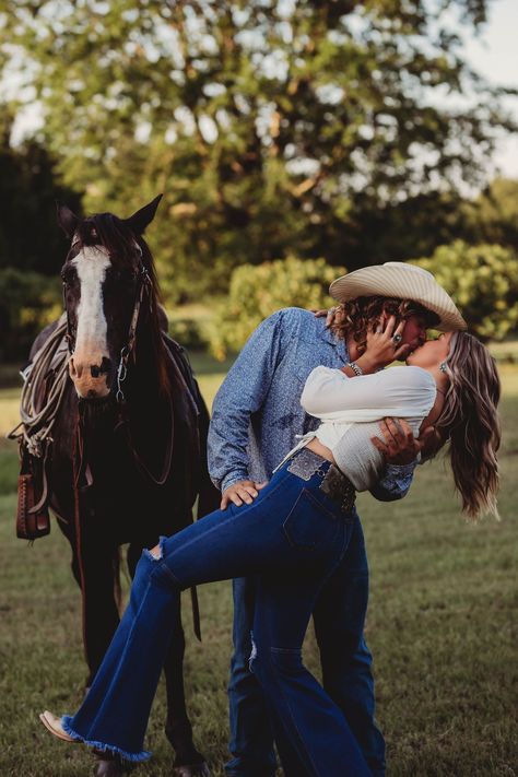 Rodeo Photoshoot, Country Couple Poses, Country Couple Photoshoot, Country Couple Photos, Country Poses, Western Couple Photoshoot, Western Couples, Western Couple, Country Couple Pictures