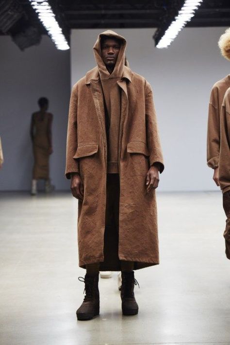 Kanye West's Yeezy Season 2 Fashion Show Event Recap #men'sseasonaloutfit #men's #seasonal #outfit Yeezy Clothing, Fashion Show Event, Yeezy Season 1, Men's Seasonal Outfits, Yeezy Season 2, Mens Fashion Essentials, Yeezy Fashion, Mens Fashion Casual Shoes, Yeezy Season