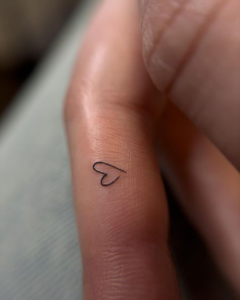 The smallest tattoos 👌🏾 Smallest Tattoos, Small Tattoos, Tattoos, Quick Saves