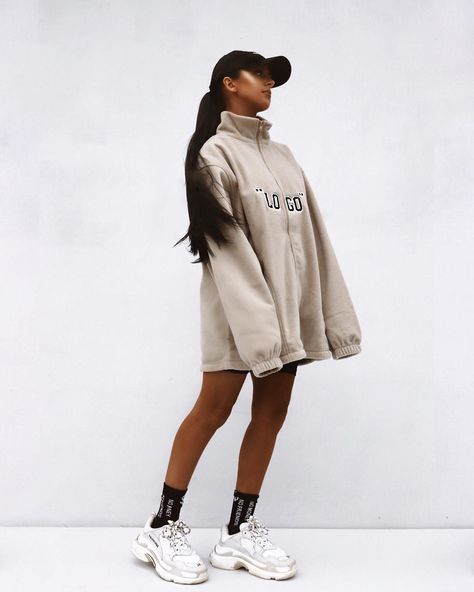 Sisters & Seekers (@sistersandseekers) • Instagram photos and videos Hoodie Dress Outfit, Trendy Swimwear, Oversized Hoodie, Dress Outfit, 로고 디자인, Mode Inspiration, Oversized Sweatshirt, Hoodie Dress, Comfy Outfits