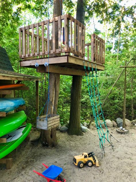 Tree Fort Pulley System, Open Tree House, Tree House On A Budget, Tree House Around Tree, Treehouse Between Two Trees, Tree Platform For Kids, Woods Playground, Treehouse Playhouse, Kids Tree Forts