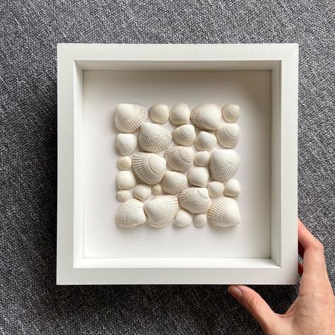 All Posts • Instagram Periwinkle Colour, Shells Decor, Seashell Art Diy, Shell Display, Beach Craft, Seashell Projects, Seashell Wall Art, Shell Frame, Sea Crafts