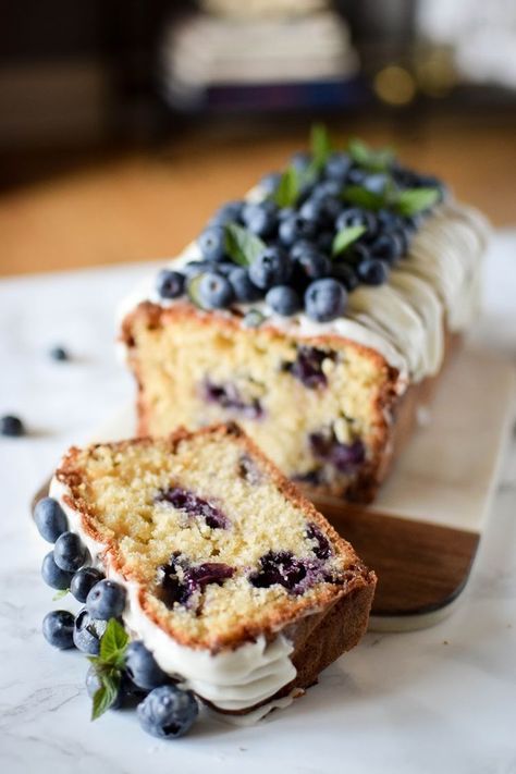 Blackberry Cake Recipe, Blueberry White Chocolate, Focaccia Dolce, White Chocolate Cake, Blueberry Cake, Loaf Cake, Pumpkin Cake, Savoury Cake, Breakfast Treats