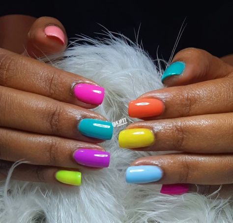 Multicoloured Nails Summer, Multi Color Gel Nails, Skittles Manicure Color Combos, Different Color Nails On Each Finger, Multi Colour Nail Art, Multi Colour Nails, Multicolour Nails, Multi Coloured Nails, Neon Rainbow Nails