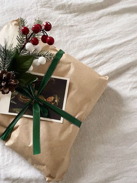 Christmas Bag Wrapping Ideas, Christmas Wrapping Aesthetic, Friend Gifts For Christmas, Gift Ideas For Your Boyfriend, Ideas For Your Boyfriend, Seafood Feast, Gift Ideas For Christmas, Gift Wrapping Inspiration, Creative Gifts For Boyfriend