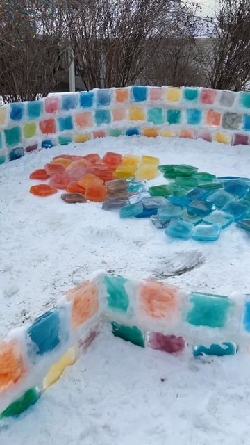 Colorful Ice Igloo, Waterballon Igloo, Water Balloon Igloo, Winter Carnival Ideas Outdoor, Diy Igloo Outdoor, Snow Fort Ideas, Ice Igloo, Ice Luminaries, Snow Forts