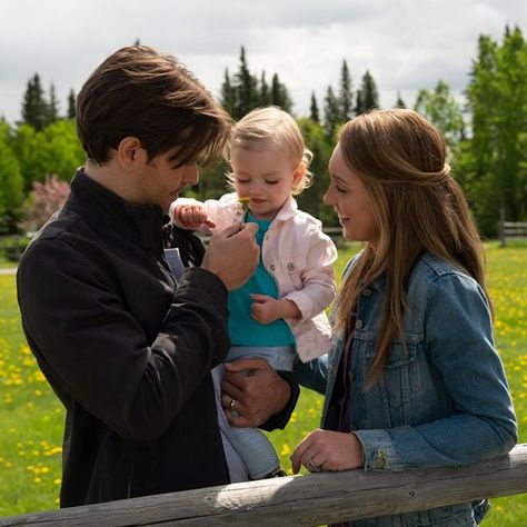 Spencer Twin, Amy Fleming, Heartland Cbc, Heartland Quotes, Ty Borden, Heartland Amy, Amy And Ty Heartland, Horse Movies, Ty Heartland