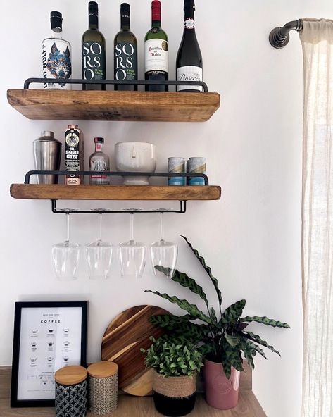 Small Bar Shelf Ideas, Shelves For Bar Area, Floating Shelves Bar Area, Shelves For Glasses, Floating Shelf Bar, Bar Shelves Ideas, Shelf With Bar, Floating Bar Shelves, Glasses Hanger