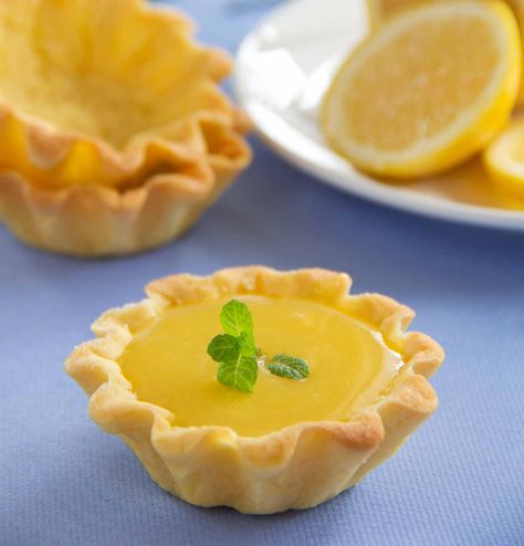 Lemon Custard Tart Recipe Lemon Tartlets Recipe, Aga Cooking, Lemon Custard Tart, Custard Tart Recipe, Curd Tarts, Aga Recipes, Mini Lemon Tarts, Custard Tarts Recipe, Lemon Tartlets