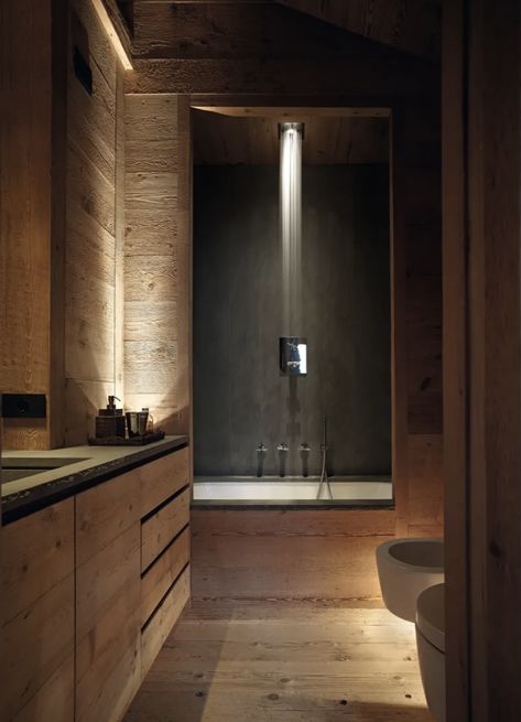 Modern Cabin Bathroom, Ski Chalet Interior, Chalet Bathroom, Log Cabin Bathroom, Mountain Bathroom, Built In Vanity, Mountain Interiors, Chalet Interior, Chalet Design