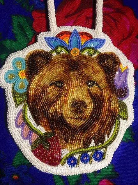 Flower Bear, Indian Beadwork, Native American Beadwork Patterns, Seed Bead Jewelry Patterns, Native Beading Patterns, Seed Bead Crafts, Beadwork Designs, Native Beadwork, Beaded Jewlery