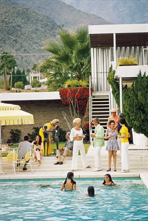 Palm Beach Slim Aarons, Slim Aaron, Slim Aarons Photography, Slim Aarons Prints, Kaufmann House, Slim Aarons Poolside, Desert House, Crochet Outfit, Richard Neutra