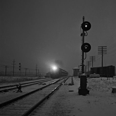 Train At Night, Railroad Lights, Winter Train, Barn Owl Art, Train Light, Commuter Train, Railroad Bridge, Milwaukee Road, Abandoned Amusement Parks