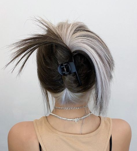 Peekaboo Silver, Hair Sectioning, Hair Colorist, Hair Envy, Hair Colour, Hair Highlights, Hair Salon, Hair Wrap, Beauty Makeup