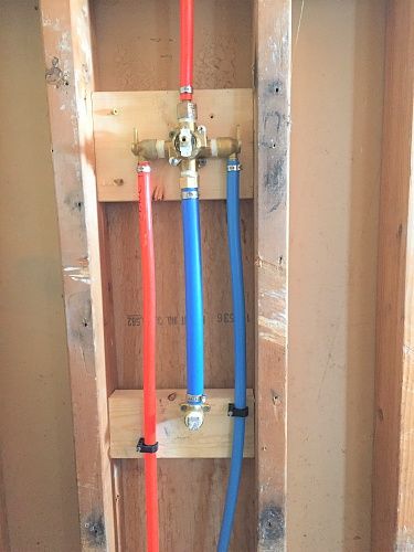 Plumbing A Bathroom, Pex Plumbing Diy, Pex Manifold, Rough In Plumbing, Plumbing Diagram, Plumbing Layout, Pex Plumbing, Shower Plumbing, Residential Plumbing