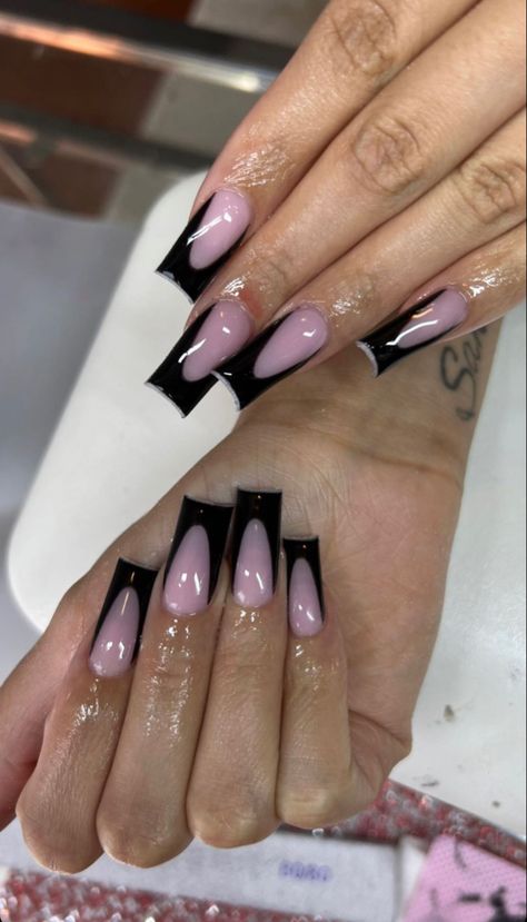 Pink Acrylic Black French Tip, Black French Tip With Pink Base, Pink And Black French Tip Nails, Black Acrylic Nails Coffin Y2k, Black Square Acrylic Nails, Black French Tip Nails Cross Charms, Black And Pink Tapered Square Nails, Pink And Black Junk Nails, Bedazzled Nails