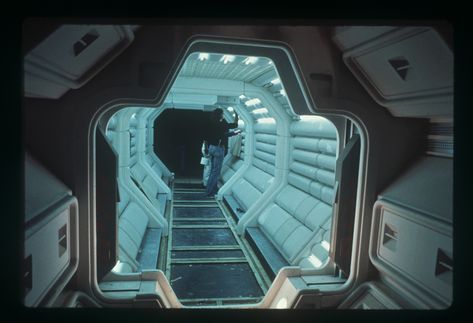 Alien corridors Alien Interior, Kaidan Alenko, Weyland Yutani, Scifi Interior, 80s Sci Fi, Vault Dweller, Alien Isolation, Alien 1979, Space Movies