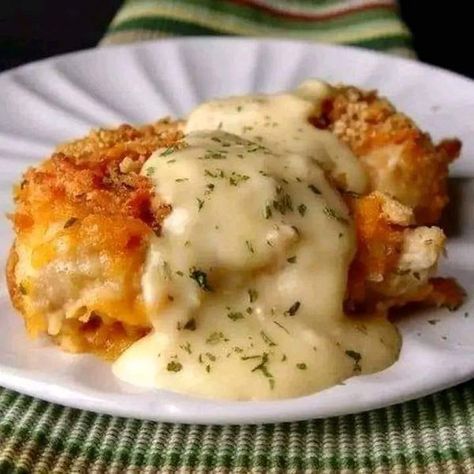 Paula Deen Lovers 🍟🍔🥣 | Crispy Cheddar Chicken- Baked | Facebook Chicken Recipes Ritz Crackers, Baked Crispy Chicken, Crispy Cheddar Chicken, Cheesy Baked Chicken, Crispy Chicken Recipes, Fry Chicken, Cheddar Chicken, Pesto Pizza, Ritz Crackers