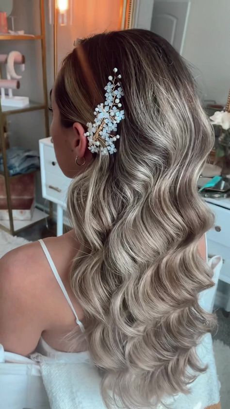 Bridal Hair Glam, Glam Wedding Hair, Bride Hair Down, The Wedding Bliss, Bride Hairstyles For Long Hair, Wedding Hair Ideas, Hair Glam, Bridal Hair Down, Jay Kay