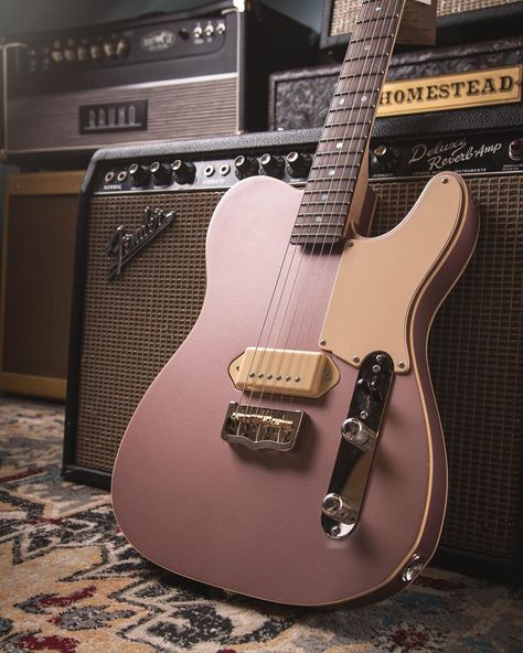 Carter Vintage Guitars on Instagram: “Double-bound Burgundy Mist! This single-pickup monster is just one of the fantastic guitars in a new batch from @ebroosterguitars!…” Vintage Guitar Amps, Guitar Obsession, Guitar Photos, Telecaster Guitar, Archtop Guitar, Cool Electric Guitars, Fender Guitar, Guitar Collection, Classic Guitar