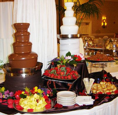 wedding chocolate fountain - Google Search Fondue Station, Chocolate Fountain Wedding, Chocolate Fountain Bar, Chocolate Fountain Machine, Chocolate Fountain Recipes, Fondue Fountain, Chocolate Fountain, Wedding Chocolate, Fruit Bar