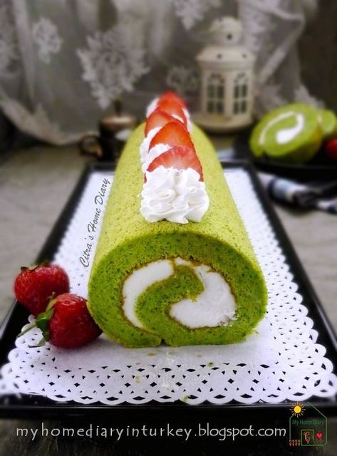 Persian Food Vegetarian, Pandan Swiss Roll, Cake With Cream Cheese Filling, Spinach Cake, Jelly Roll Cake, Spinach Rolls, Bolu Gulung, Swiss Roll Cake, Cooking Chocolate