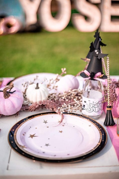 Witch Birthday Party Ideas, Witch Birthday Cake, Girls Halloween Birthday Party, Halloween Birthday Party Ideas, Witch Birthday, Halloween Disco, Halloween Themed Birthday Party, Witch Party, Scream Halloween