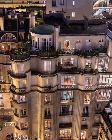 Paris Apartments Exterior, Fancy Apartment Building, Paris Apartment Exterior, Paris Penthouse, Penthouse Apartment Exterior, Fancy Apartment, Designer Ceiling Lights, Apartments Exterior, Designer Ceiling